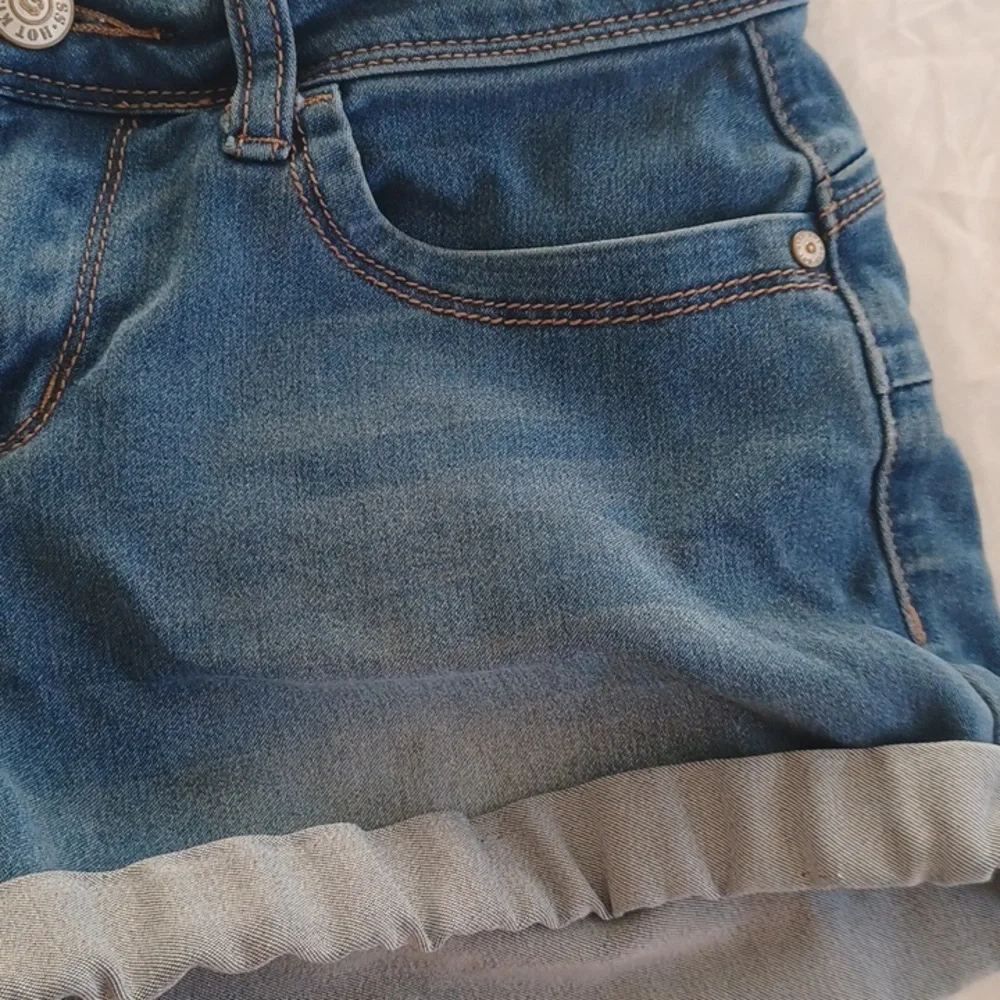 Hot Kiss Medium Light Wash Soft Denim Shorts Size 1